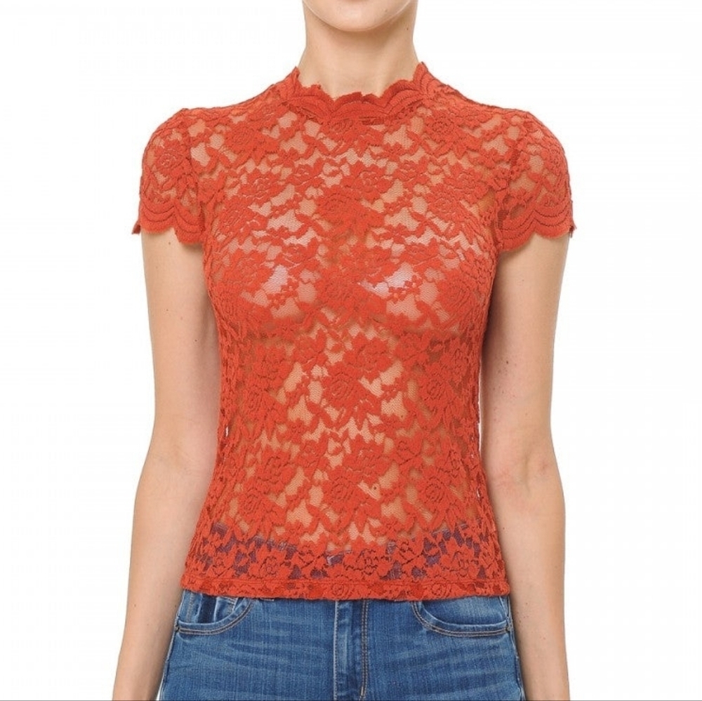 Haute Monde Scalloped Lace Mock Neck Short Sleeve Top Size M